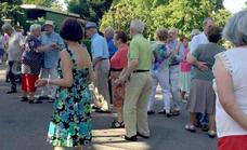 El Ayuntamiento de León pone en marcha los bailes para mayores