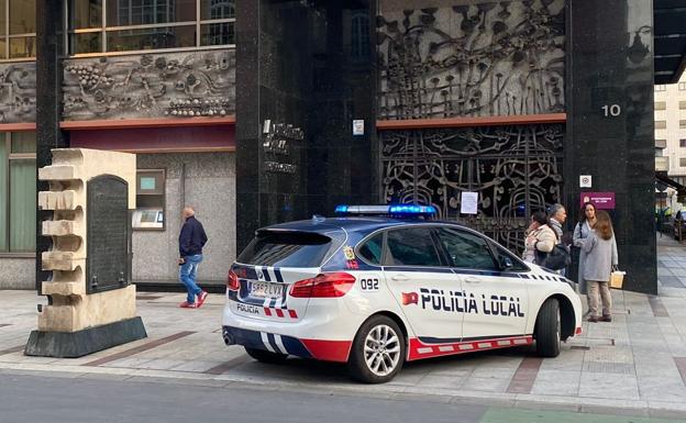 Una fuga de gasoil en el sótano del edificio de Ordoño del Ayuntamiento de León obliga a su desalojo