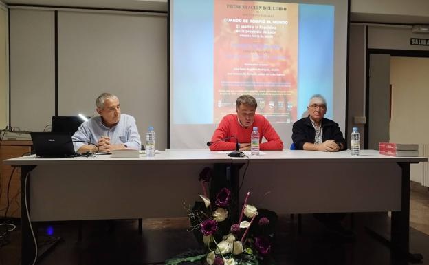 José Cabañas presenta su última obra 'Cuando se rompió el mundo'