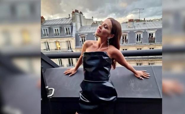 Paula Echevarría sorprende con un minivestido negro en París