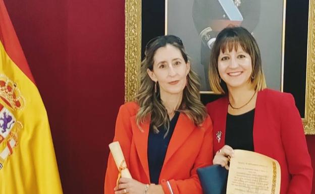 La Subdelegación de Defensa de León premia a las docentes Margarita Cueto y Nuria Sánchez Villadangos