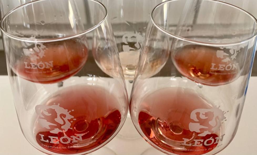 La DO León exhibe la calidad de sus vinos blancos, rosados y tintos en San Sebastián Gastronómika