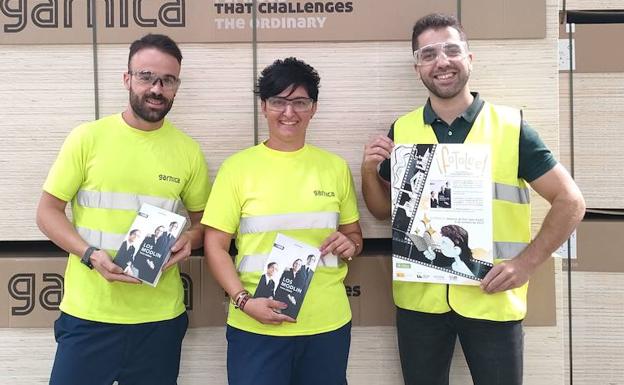 El fotógrafo Paco Gómez inaugura en Garnica la novena edición de 'Los libros, a las fábricas'