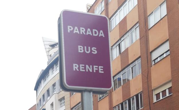 UPL reclama instalar una marquesina en la parada de bus provisional de la estación de Matallana