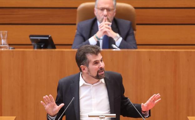 Tudanca recuerda a Raquel: «Aquí se seguirá condenando la violencia de género»