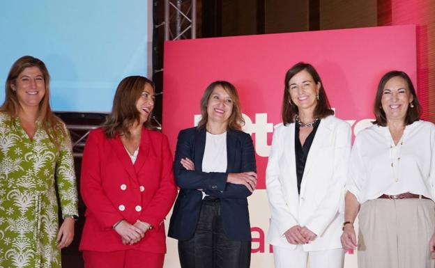 Rocío Lucas recalca que el objetivo de legislatura es extender la FP Dual a 40.000 alumnos y 10.000 empresas