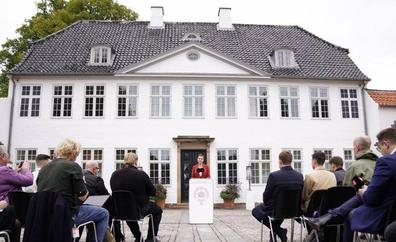La primera ministra danesa cede a la presión de socios y oposición y convoca elecciones anticipadas para el 1 de noviembre