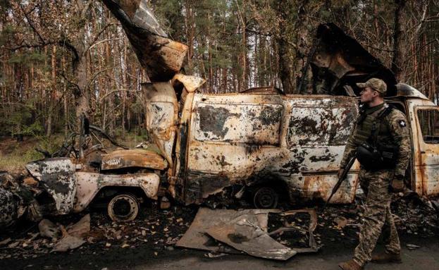 Dos ciudadanos rusos navegan 400 kilómetros en bote para huir de la movilización