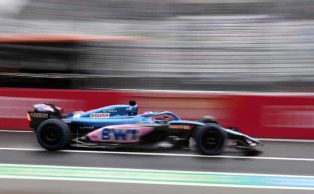 Alonso deja destellos de genialidad bajo la lluvia de Suzuka