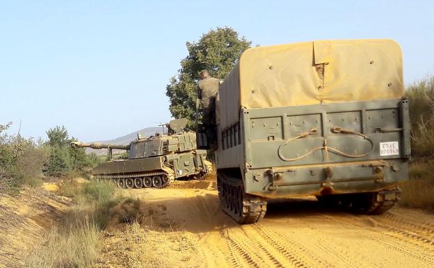 «Defensa responde con bombas a nuestras peticiones», asegura la Plataforma de afectados por el incendio del Teleno