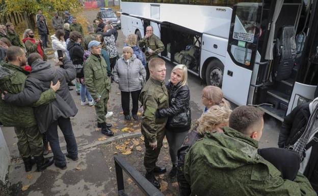 Detenidos los dos ciudadanos rusos que llegaron a Alaska en bote para huir de la guerra