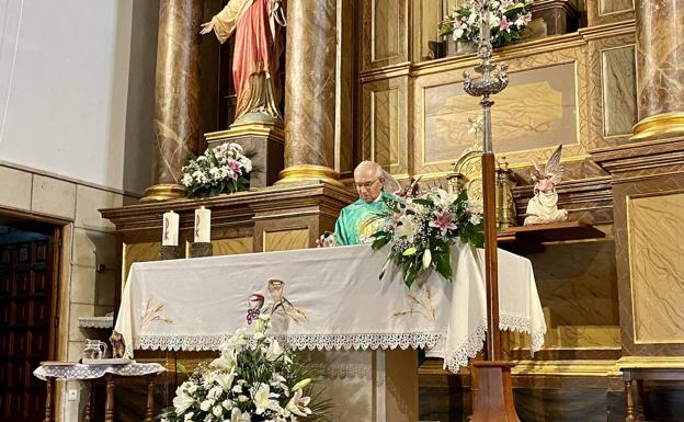 Boñar muestra su cariño al párroco por sus 25 años al frente de la parroquia