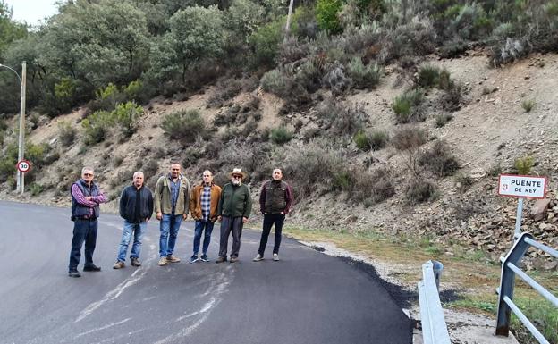 El PSOE comprueba el estado el estado de las carreteras de Villafranca del Bierzo