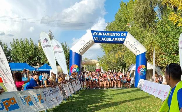 Más de 300 corredores participan en la 'Villaquirace'