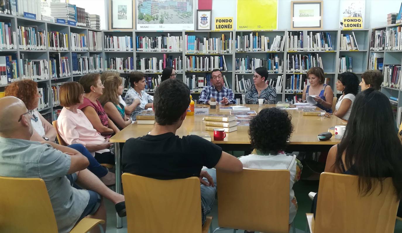 Los clubes de lectura de Pinilla retoman la actividad