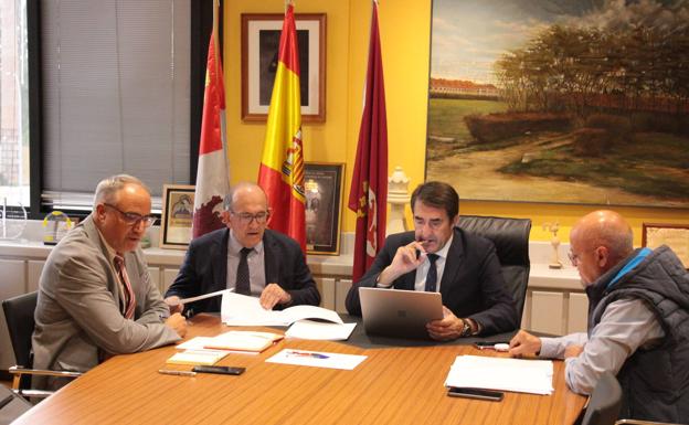 Junta y Ayuntamiento avanzan en una posible financiación conjunta del acceso a La Llanada desde Santo Tomás de las Ollas