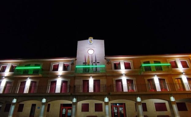 De verde en reconocimiento a la Guardia Civil en Valencia de Don Juan