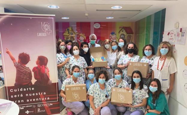 El Hospital de León acoge la iniciativa 'Carebox' para niños con cáncer