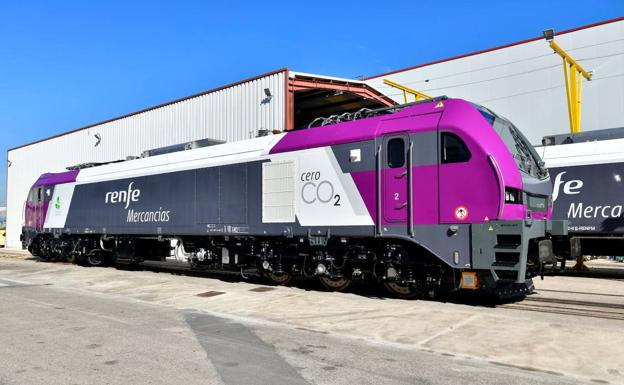 Renfe recibe las máquinas de mercancías que operarán en el nuevo túnel de la Variante de Pajares