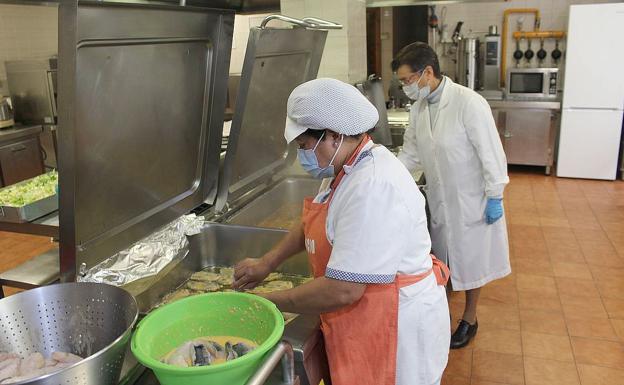 La inflación golpea a los más débiles: se duplican las facturas del comedor social que atiende a 100 personas en León