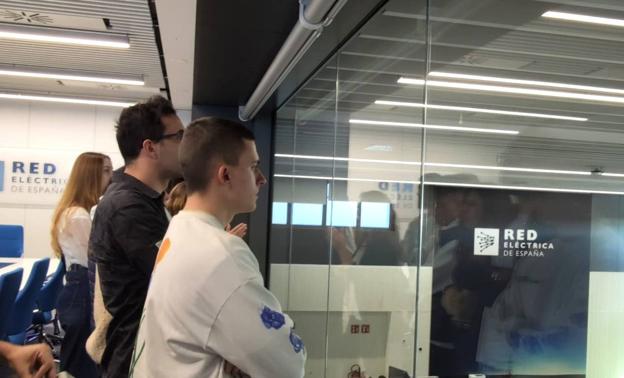 Estudiantes de Ingeniería de la ULE visitan el centro de control de Red Eléctrica