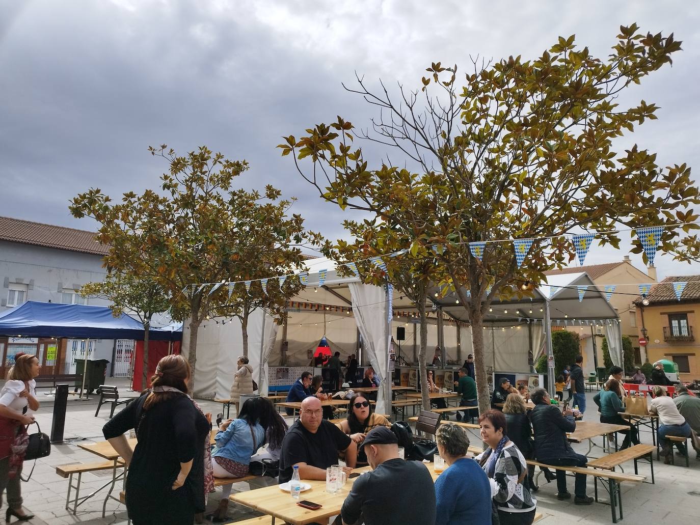 La música anima las primeras horas del Oktoberfest