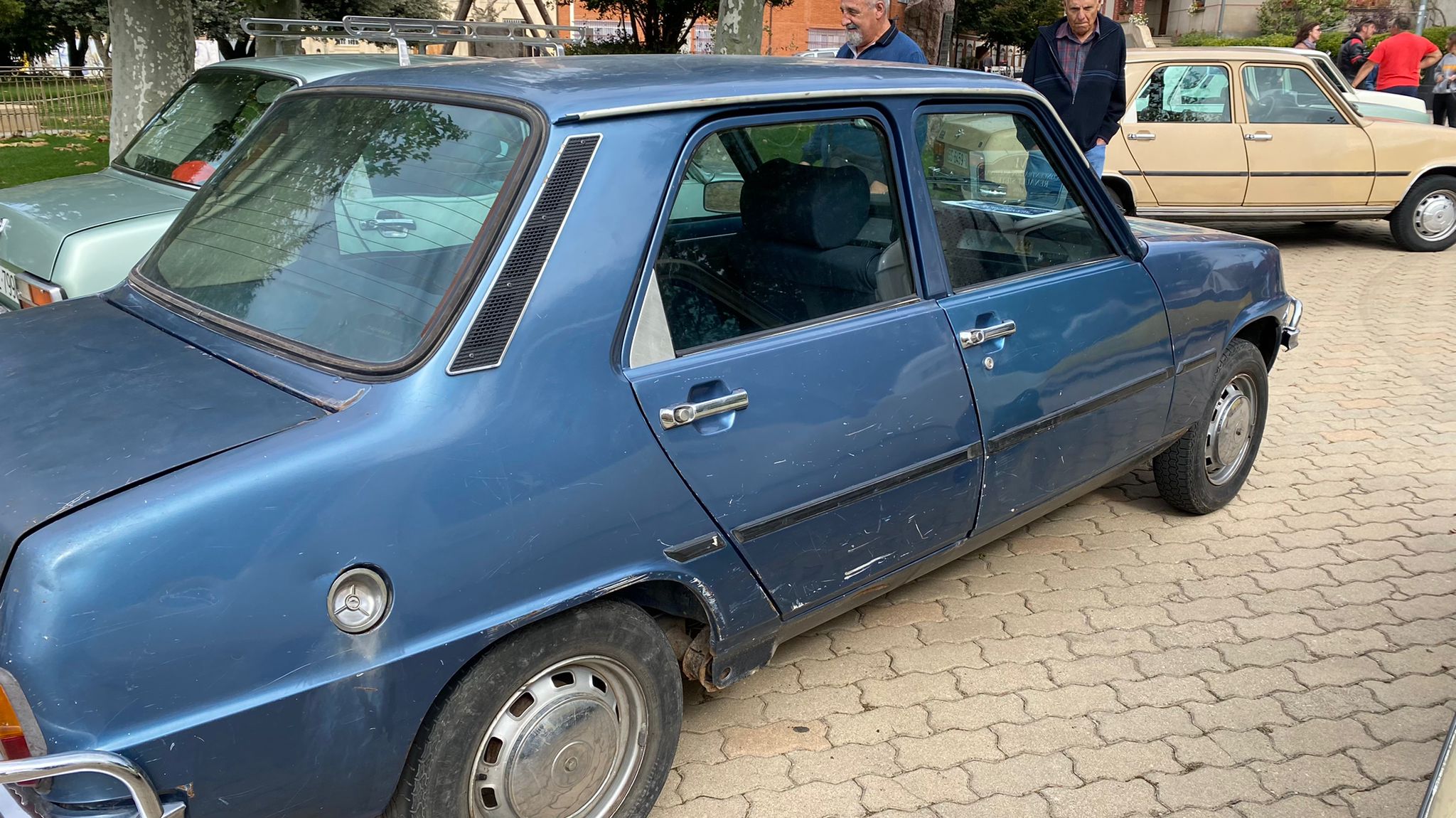 Los Renault 7 llevan aire vintage al Oktoberfest coyantino