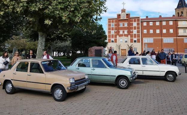 Valencia de Don Juan acoge la concentración nacional de Renaul 7