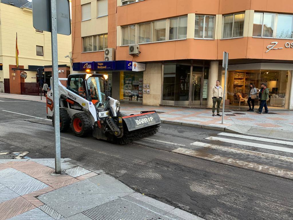 Asfaltado en la Calle Arquitecto Torbado
