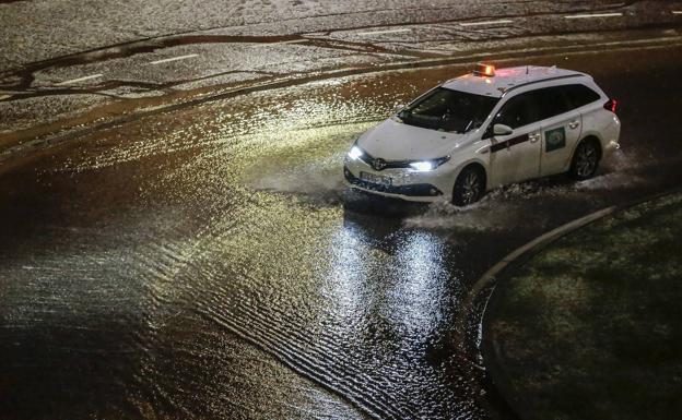 Una intensa granizada 'colapsa' León con calles inundadas y 7,5 litros por metro cuadrado en una hora