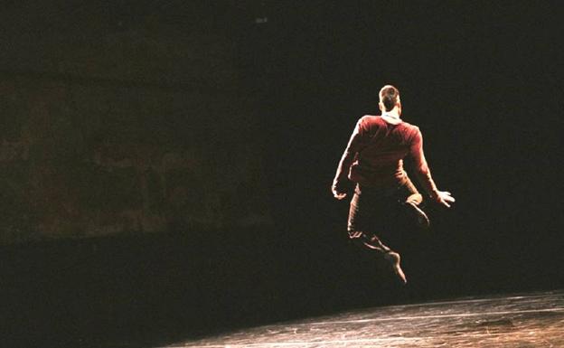 Miguel Ballarín presenta en el Albéitar su espectáculo de danza 'Inventario'