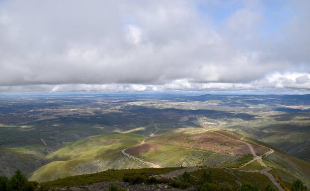 Medio Ambiente regulará un modelo de turismo sostenible en parques naturales que se conjugue con el desarrollo económico de estas áreas