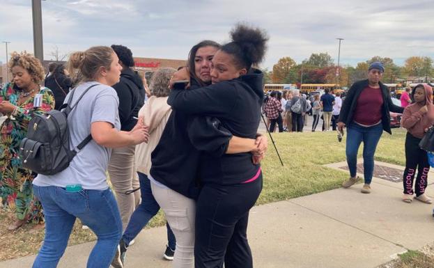 Un joven mata a tiros a dos mujeres en un instituto de Missouri antes de ser abatido por la Policía