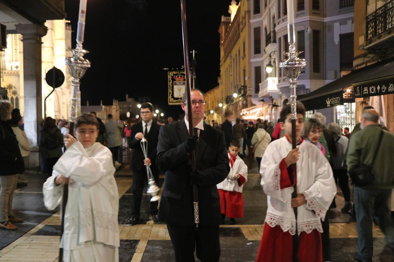 Traslado procesional del Santo Cristo del Desenclavo