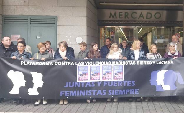 Ponferrada celebra un nuevo 'sábado sin sol' con la lluvia como protagonista