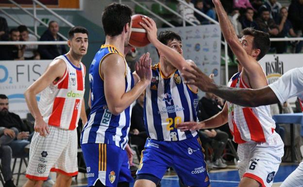 El Clínica Ponferrada cae luchando en un partido marcado por el poco ritmo anotador