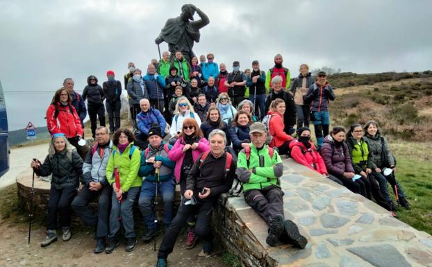 La Robla reinicia las rutas de senderismo con destinos llenos de historia