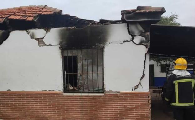 Incendian la casa del autor del tiroteo mortal de Ciudad Real