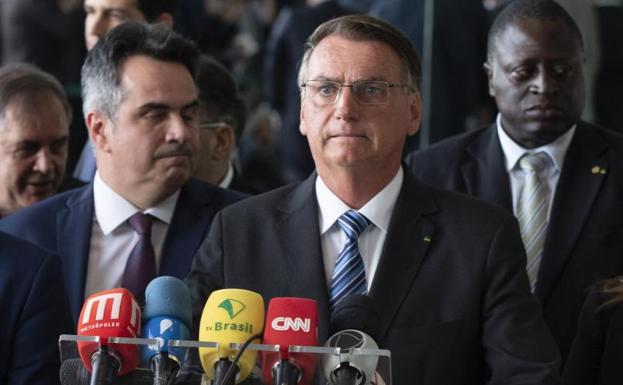 El Gobierno de Bolsonaro da los primeros pasos para la transición en Brasil