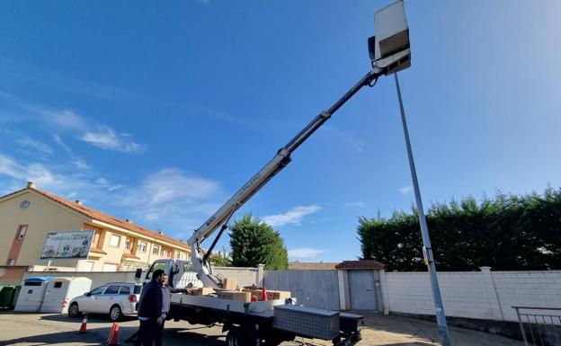 Villaquilambre invierte casi un millón de euros en cambiar el alumbrado público