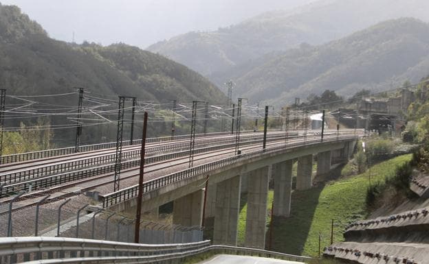 Comienza el remate de las obras de la Variante, que obliga a suspender el tráfico entre León y Asturias