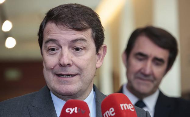 Mañueco pide a Sánchez «más economía, eficacia en la gestión y menos ideología»