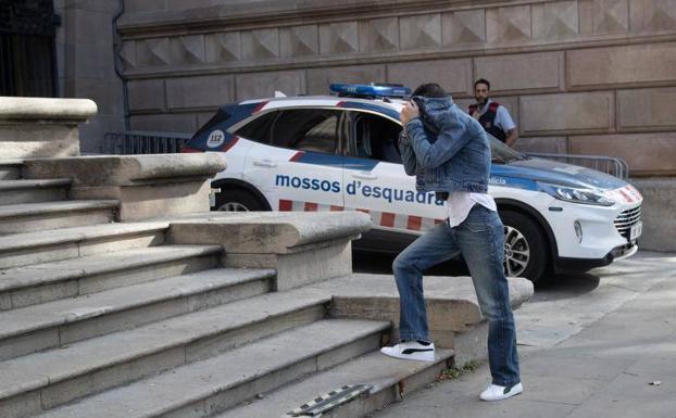 Un guardia civil, condenado por difamar a 'menas'