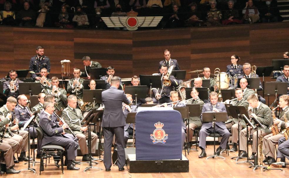 La Academia del Aire ensalza a Santa Cecilia