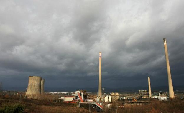 Bierzo Ya pide la declaración BIC de las torres y chimeneas de la central de Compostilla II