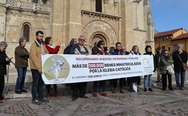 Europa Laica: «En los pequeños municipios de León la Iglesia cometió un auténtico expolio»