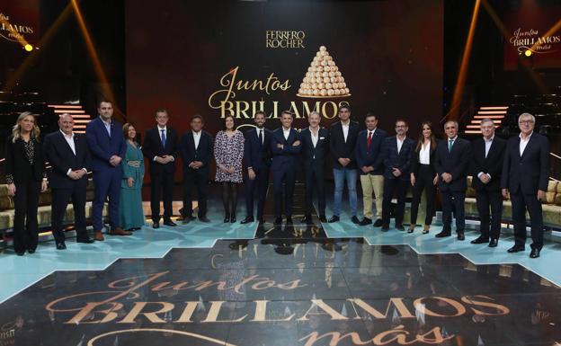 Astorga apadrina a Portomarín para conseguir la iluminación navideña de Ferrero Rocher