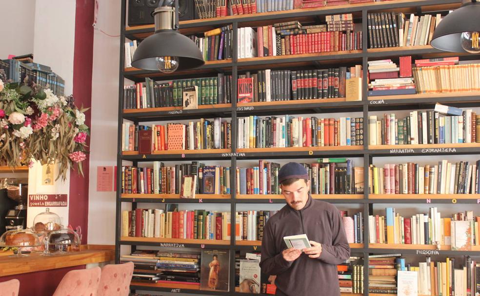 Una librería con aroma a café