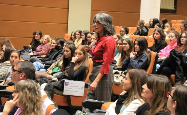 Más de 200 estudiantes participan en el Stem Talent Girl de la ULE