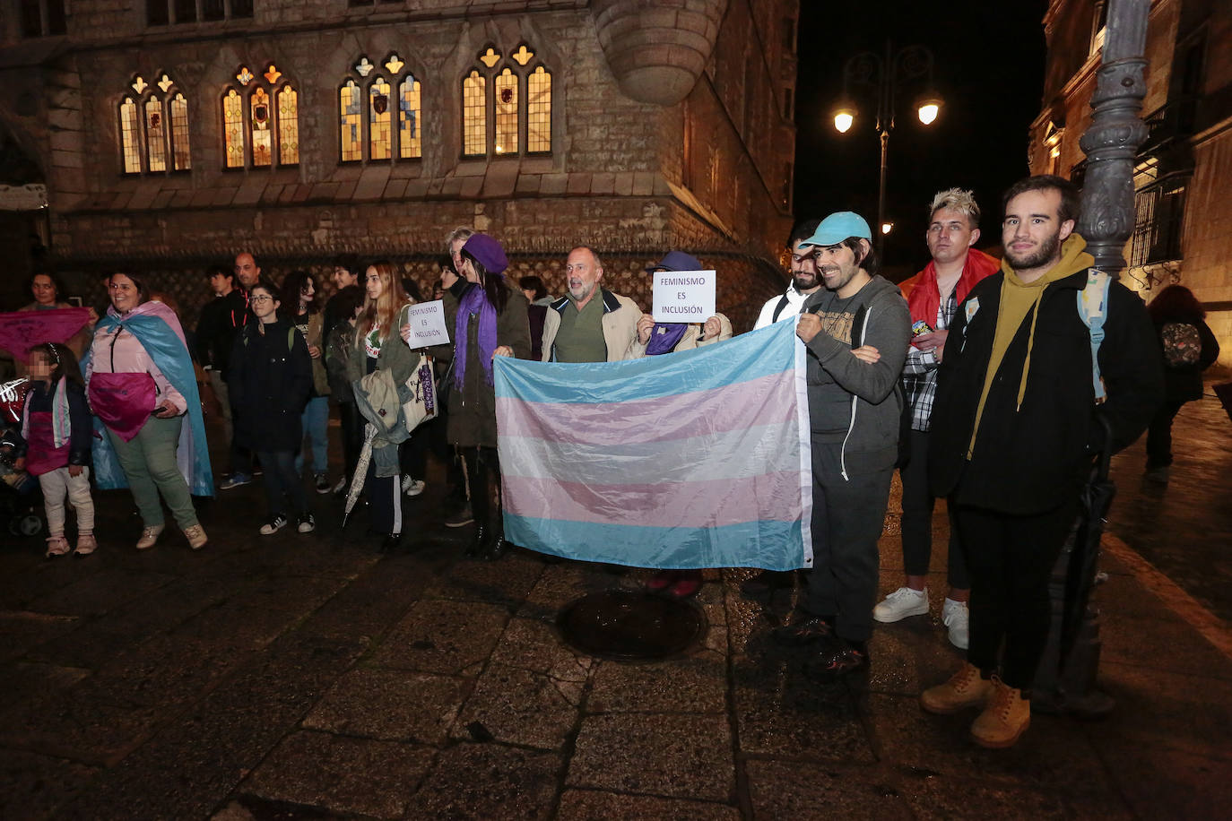 La Ley Trans enfrenta a feministas y proautodeterminación en León